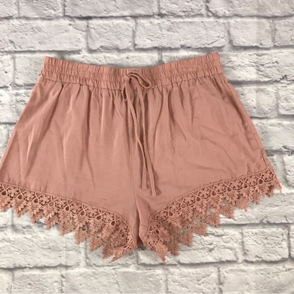 🔥Ambiance Blush Pink Crochet‎ Lace Hem Short NWOT Festival